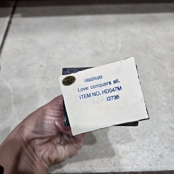 Madison Bear "love conquers all" vintage collectable knick knack - Picture 4 of 4